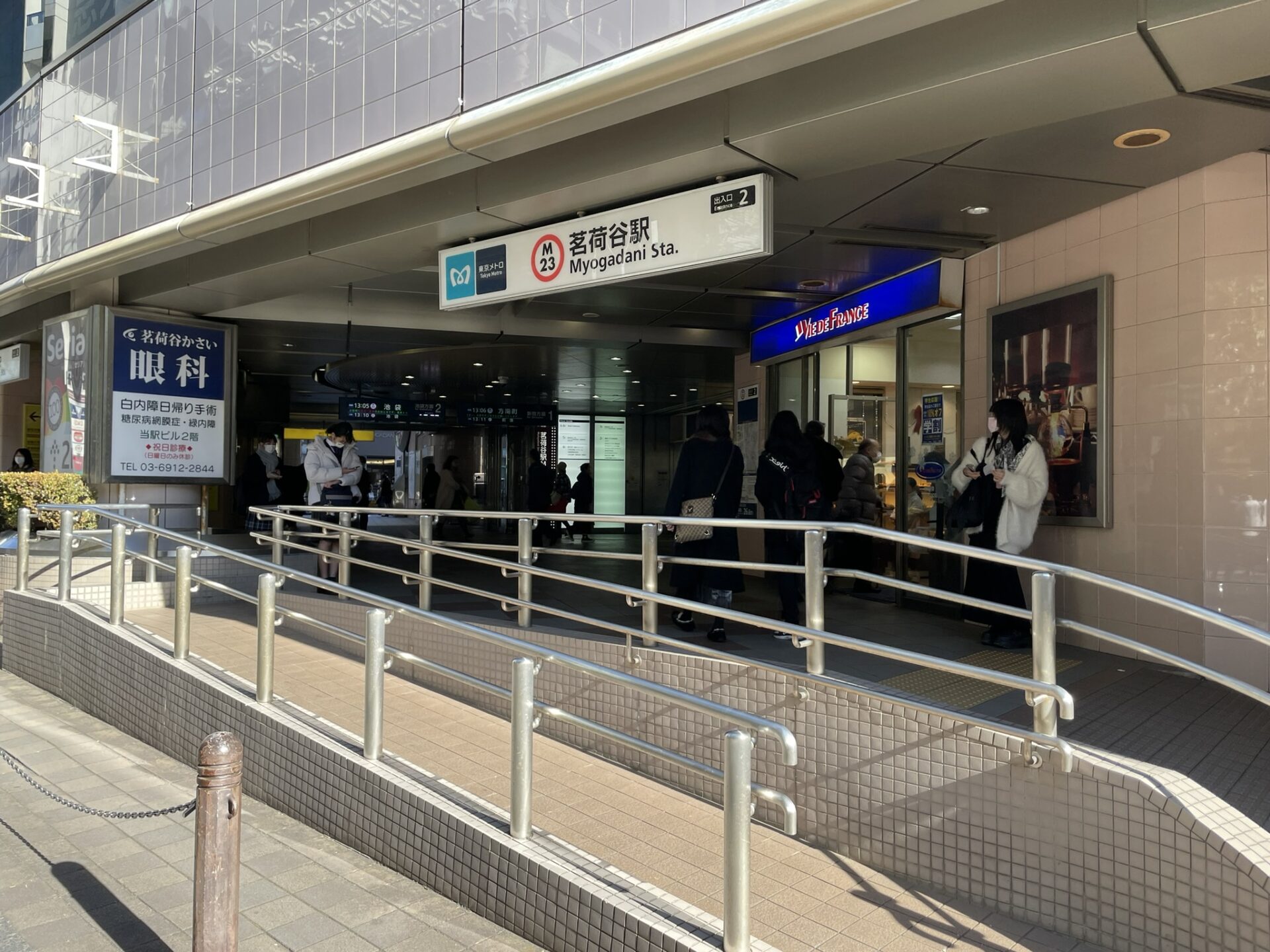 林泉寺の縛られ地蔵尊、江戸時代からの信仰により存在する奇景とは？(東京都文京区) Explore Romance